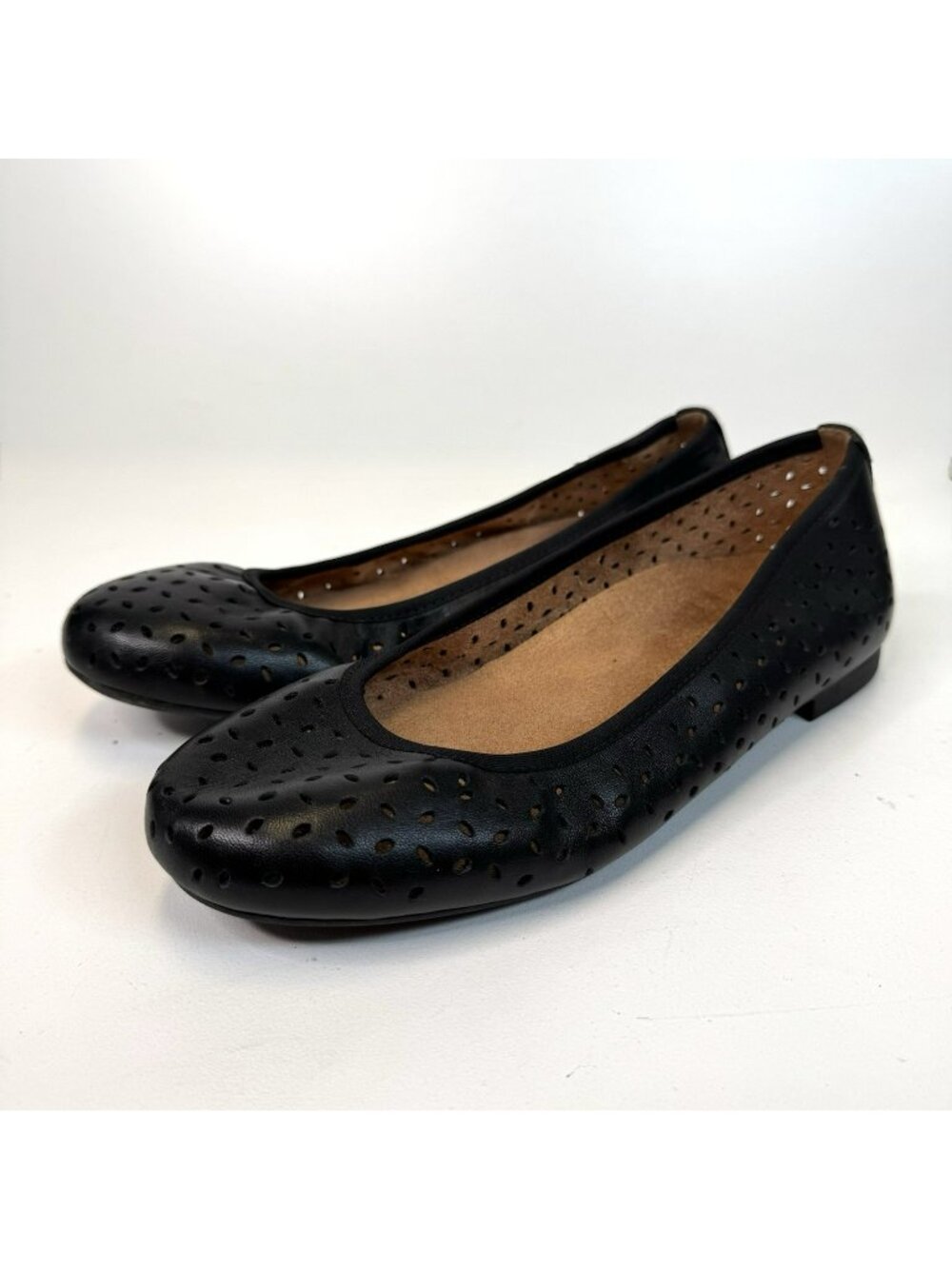 Vionic Robyn II Perforated Ballet Flats Shoes Black Leather Womens Size 9